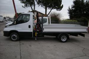 Iveco Daily 35-140 con gru e cassone fisso