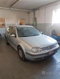 VOLKSWAGEN Golf 4ª serie - 2000
