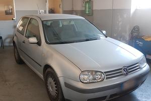 VOLKSWAGEN Golf 4ª serie - 2000