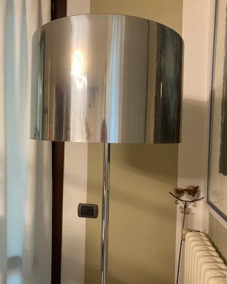 Lampada piantana a terra marca Flos Made in Italy