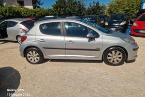 Peugeot 207 1.4 HDi 70CV 5p. ONE Line