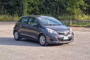 Toyota Yaris 1.0 5 porte Lounge CV-69 E5B Manuale 