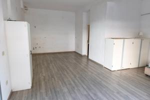 Ampio ufficio fronte mare con bagno