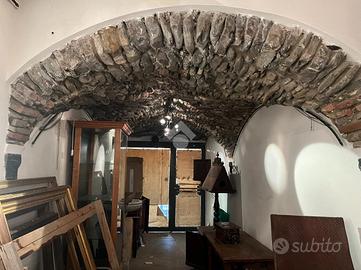 NEGOZIO A SARZANA