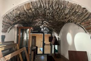 NEGOZIO A SARZANA