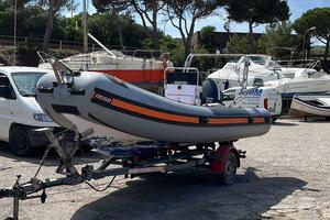 GOMMONE ASSO 48 - EVINRUDE ETEC 40cv - CARRELLO