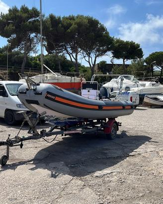 GOMMONE ASSO 48 - EVINRUDE ETEC 40cv - CARRELLO