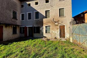 CASA SEMINDIPENDENTE A PIEVE DI SOLIGO