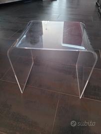 tavolino in plexiglass 