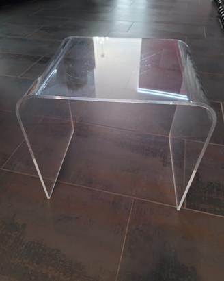 tavolino in plexiglass 