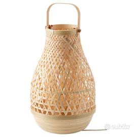 
Lampada da tavolo in  bambù IKEA.