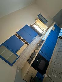 cucina completa di elettrodomestici 