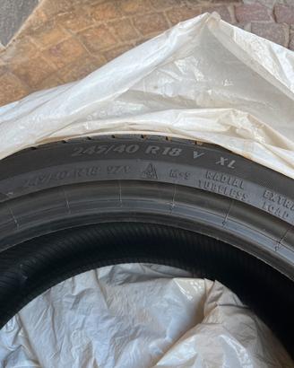 Gomme pneumatici 245/40 r18 v xl  invernali