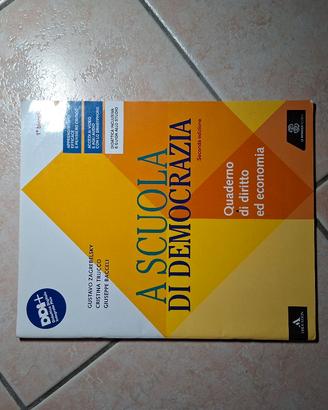 libro di diritto ed economia 1 superiore.