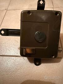 Serratura di sicurezza ad H marca CISA