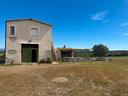 casa-agricola-con-terreno-panoramico