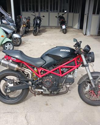 Ducati Monster 695