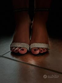 Sandali eleganti con strass