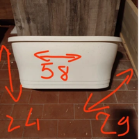 Vaso da appoggio a cavallo della ringhiera Elho.