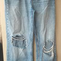 jeans chiaro strappato