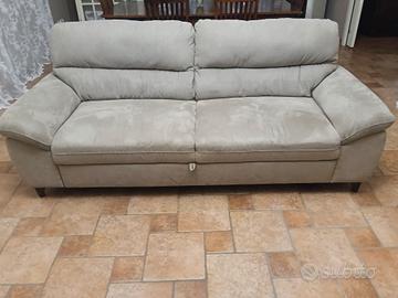 divano con sceslong 3 mesi di vita