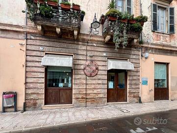 NEGOZIO A GIULIANOVA