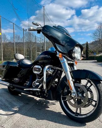 Harley Davidson Street Glide FLHX 107