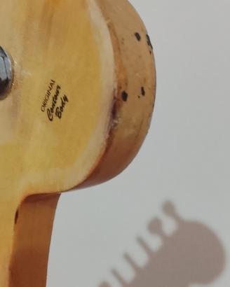 Squier Stratocaster ispirata a Fender 1954