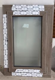 Finestra un’anta in pvc effetto legno