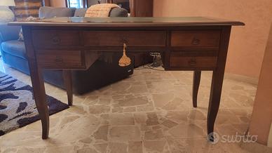 scrivania stile presidenziale