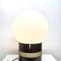 Lampada Mezzo Oracolo, Gae Aulenti per Artemide.