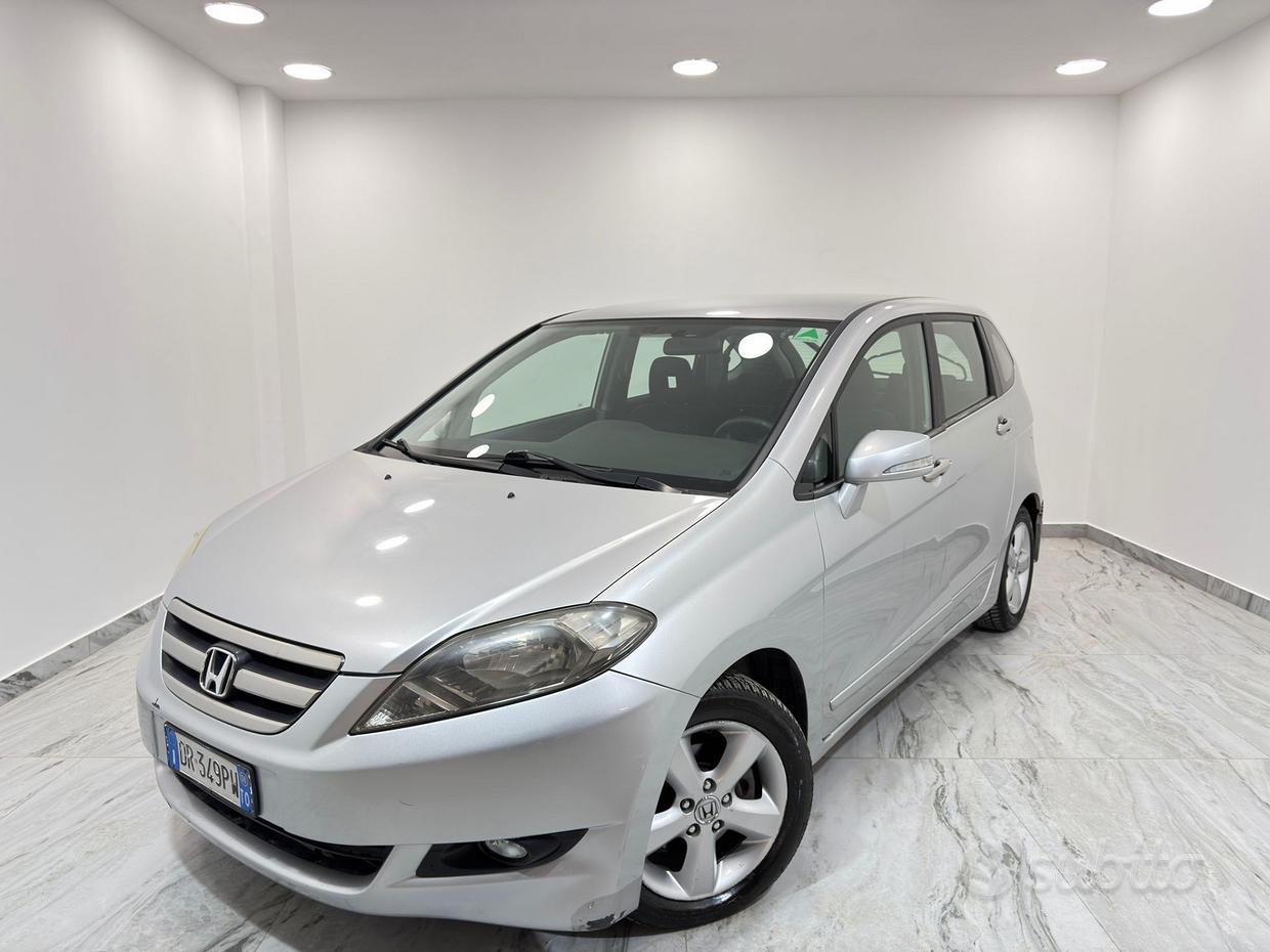 Honda FR-V