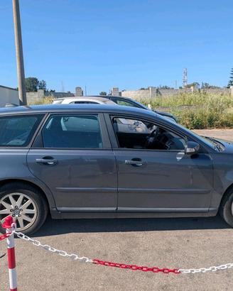 VOLVO V50 545 2.0 D 136CV 04-10 -Ricambi