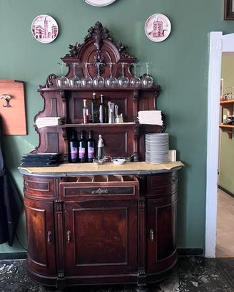 Credenza