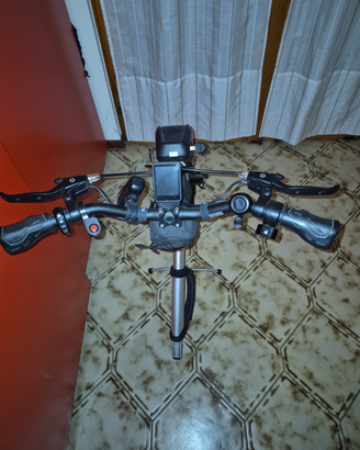 Propulsore da agganciare alla carrozina