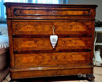 Cassettone fine 800 noce e radica