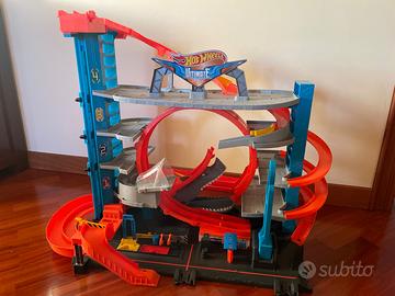 Hot wheels ultimate garage squalo