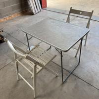 Tavolino Pieghevole e Sedie in legno