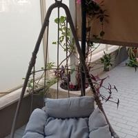 Struttura in metallo poltrona a dondolo sospesa