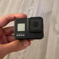 GoPro Hero 8 Black + Accessori e Mount