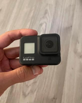 GoPro Hero 8 Black + Accessori e Mount