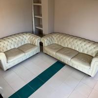 Coppia di divani Chateau D'Ax modello Chester