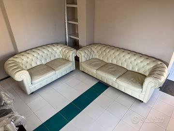 Coppia di divani Chateau D'Ax modello Chester