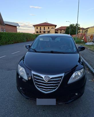 Lancia Ypsilon 1.2 69 cv- adatta a neopatentati