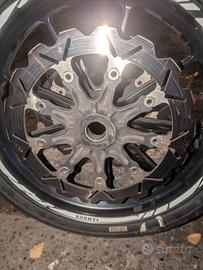 cerchio Yamaha anteriore