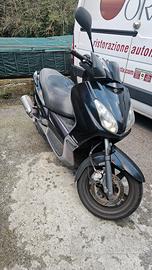 Xmax 125