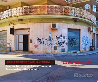 Locale commerciale con doppia vetrina e soppalco