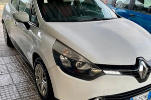 Renault Clio 1.5 DCI costume National 75cv