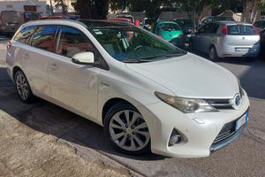 Auris ibrida full optional pacco batterie nuovo