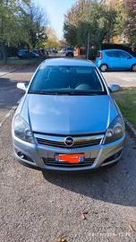 OPEL Astra - 2009